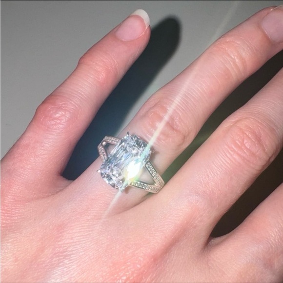 925 Sterling Silver Solitaire Ring - Picture 9 of 9